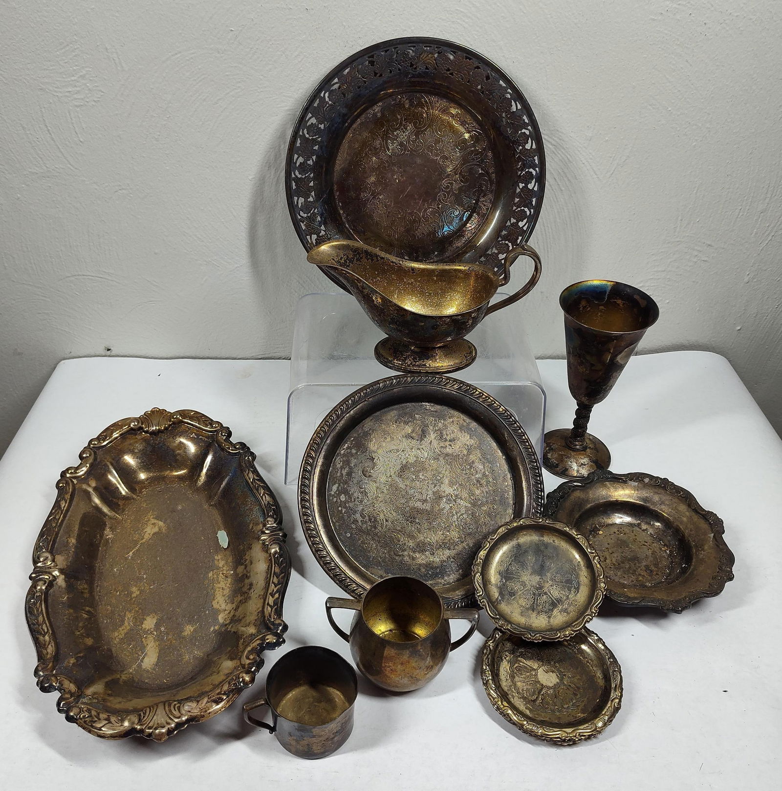 Silver Plated Gravy Boat, and Serving Dishes (1 of 6)