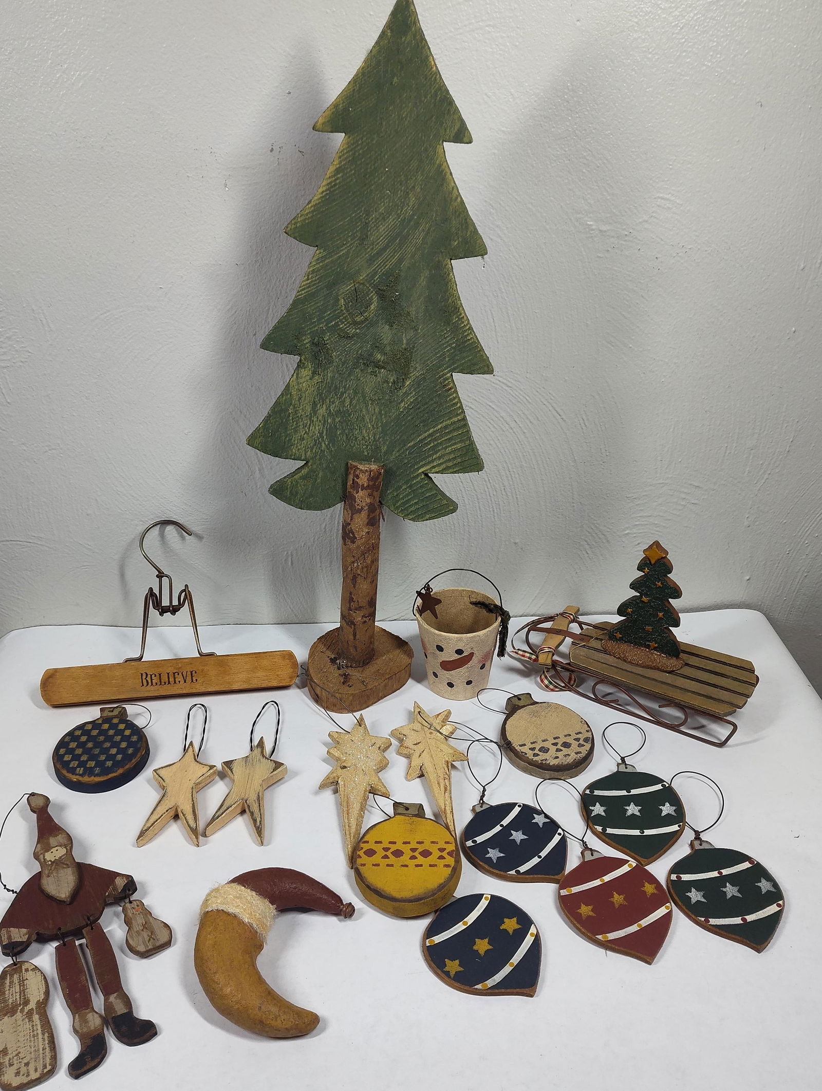 Handcrafted Wooden Christmas Decor (1 of 7)