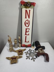 Primitive Christmas Decor & Wooden Sign