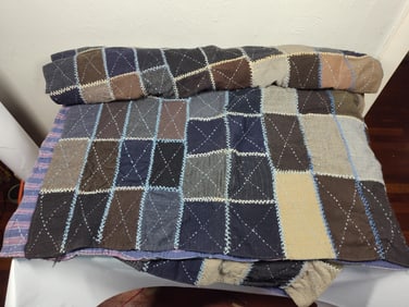Colonial Hand Stitched Quilt