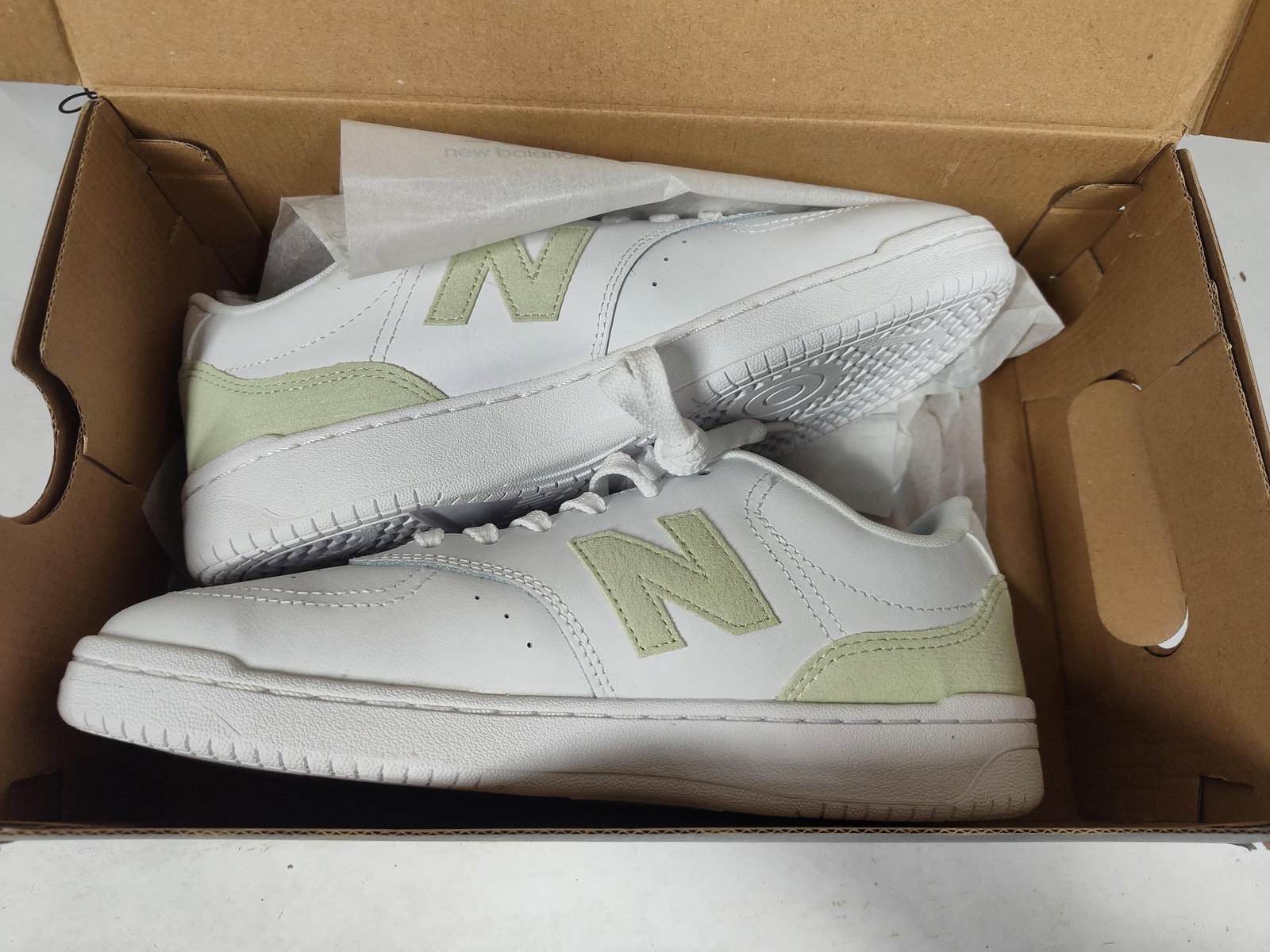 Brand New New Balance Womens Shoes: Size 9