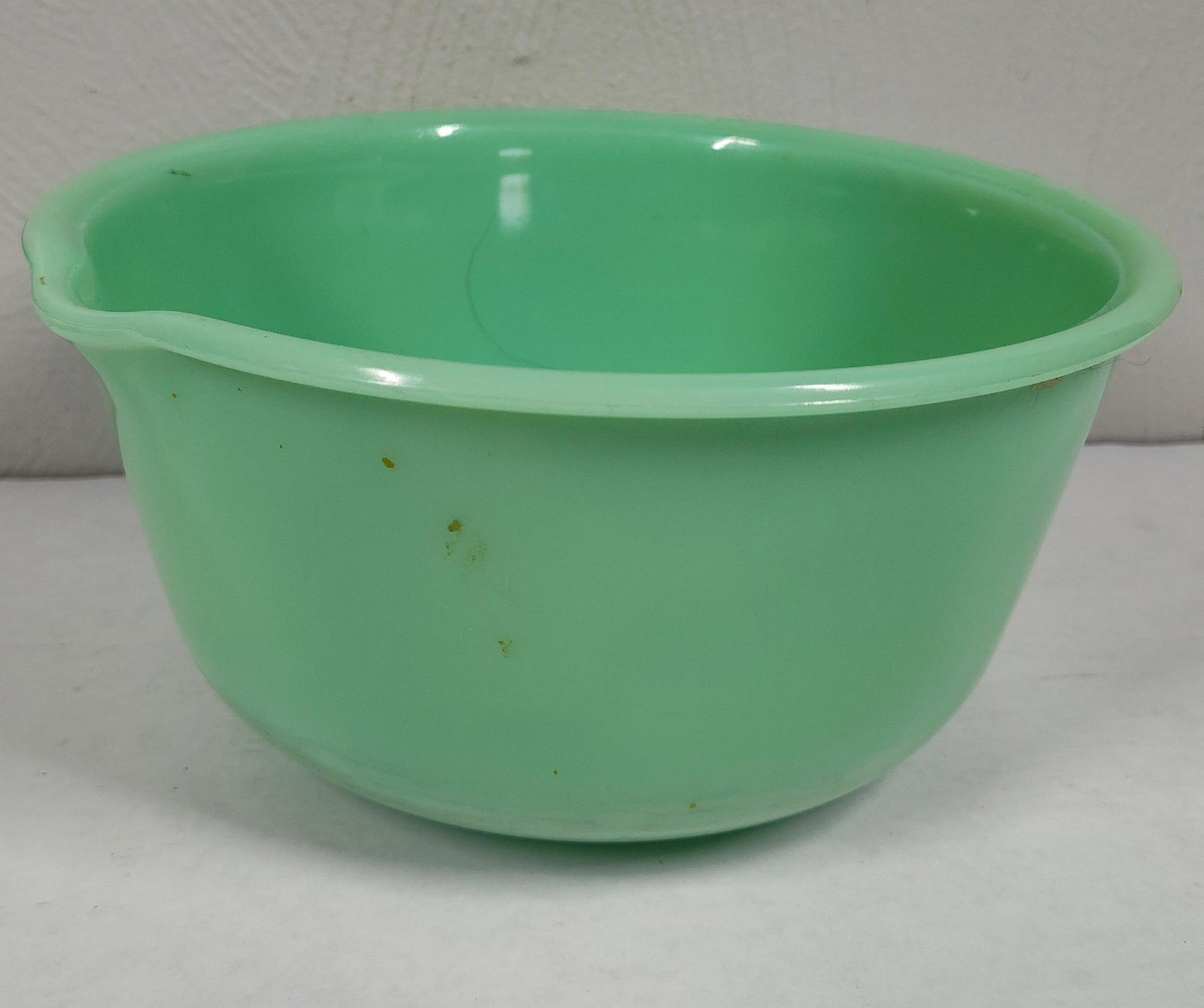 Jadeite Mixing Bowl (1 of 4)