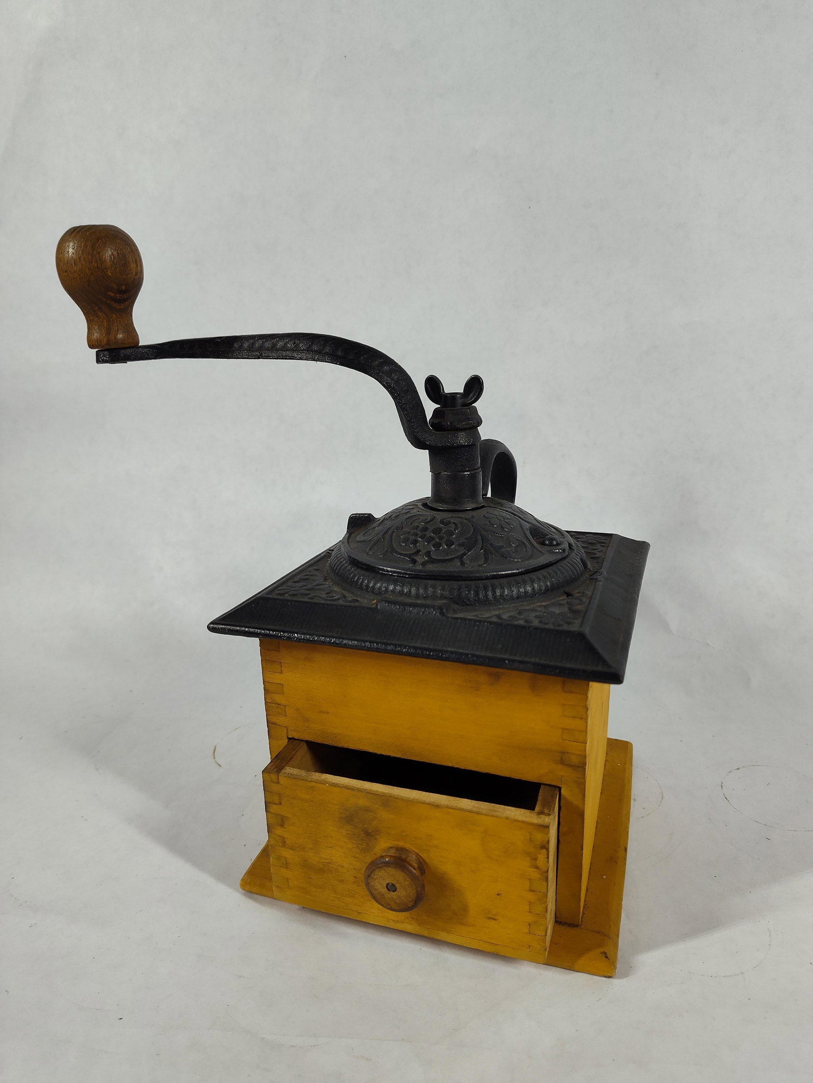 Hand Crank Coffee Mill (1 of 5)