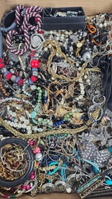 Fantastic Ladies Jewelry Lot