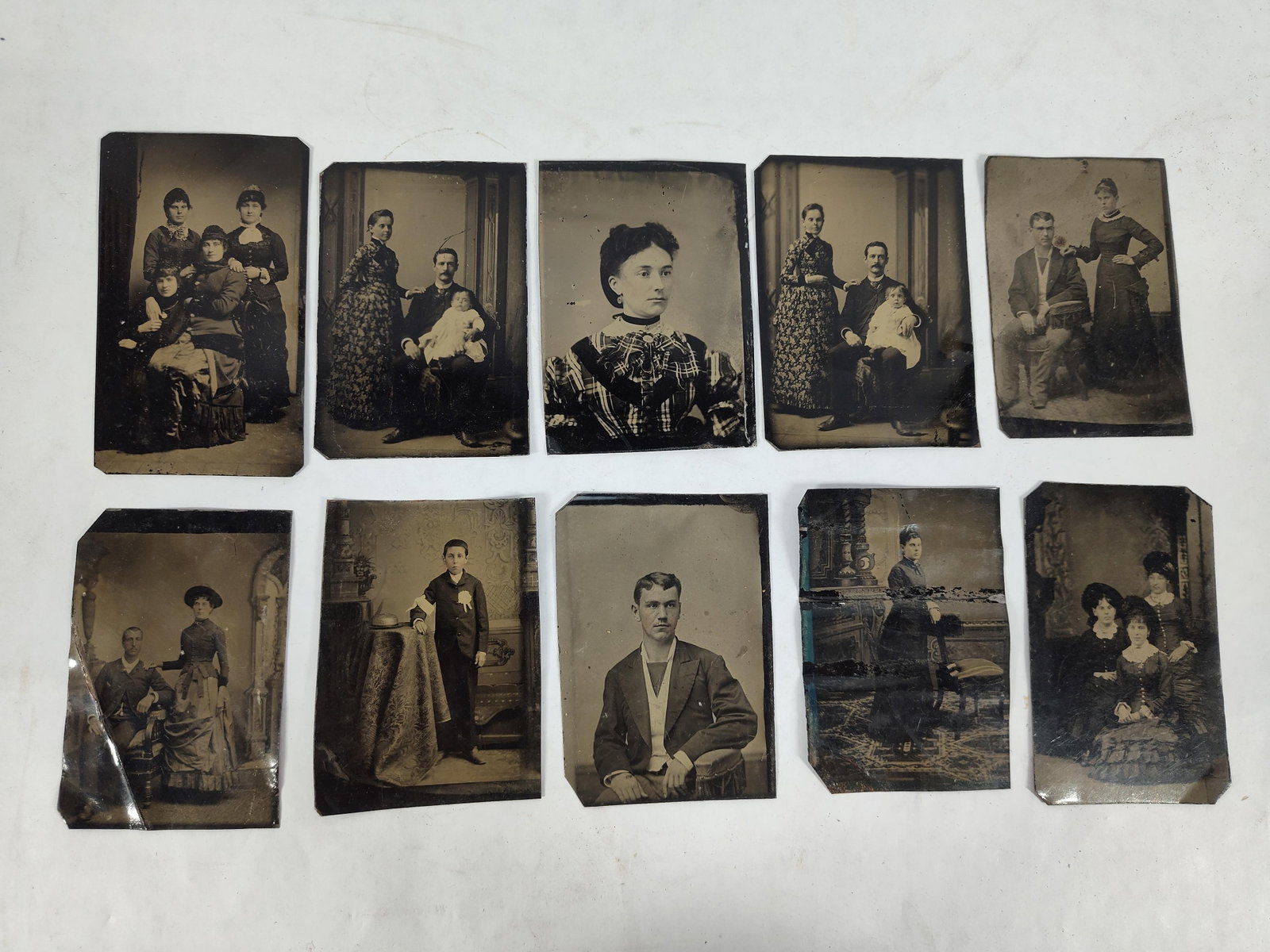 Early Tin Type Photos: Images of families, portraits of women, children and groups. All are approx 3.5x2.5