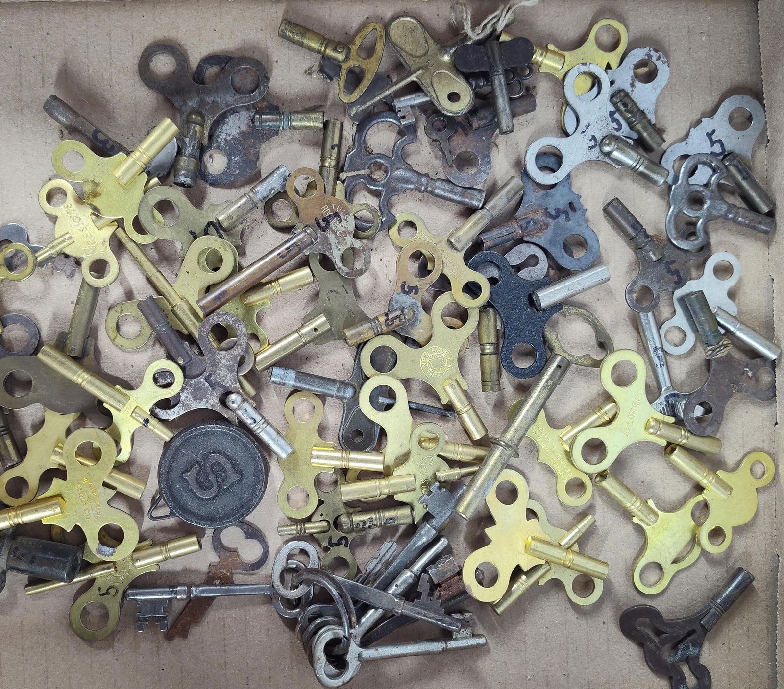 Brass Skeleton & Clock Keys (1 of 6)