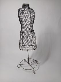 Miniature wired table top dress form