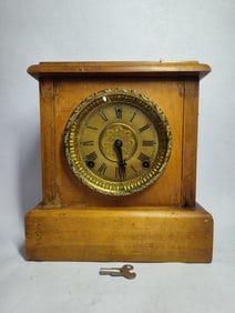 Gilbert wood housing mantle clock