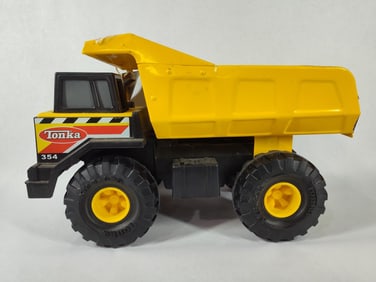Tonka mighty dump truck no. 354