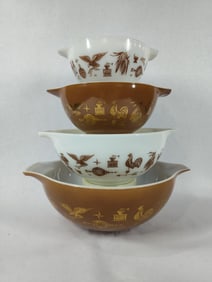Pyrex American mixing bowl set of 4