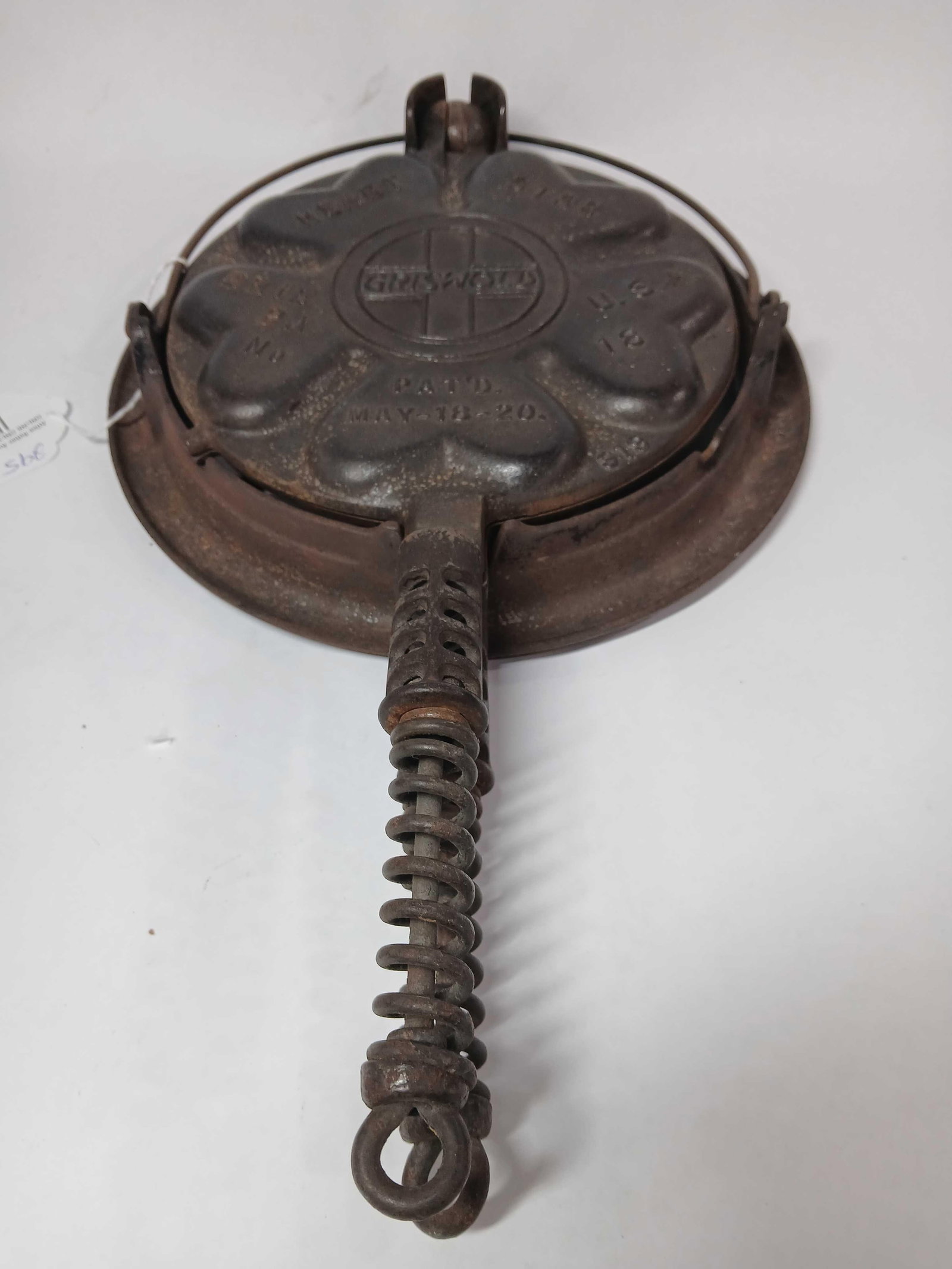 Cast iron Griswold Slant logo Heart & Star handled waffle iron on low base No. 18 RARE (1 of 4)