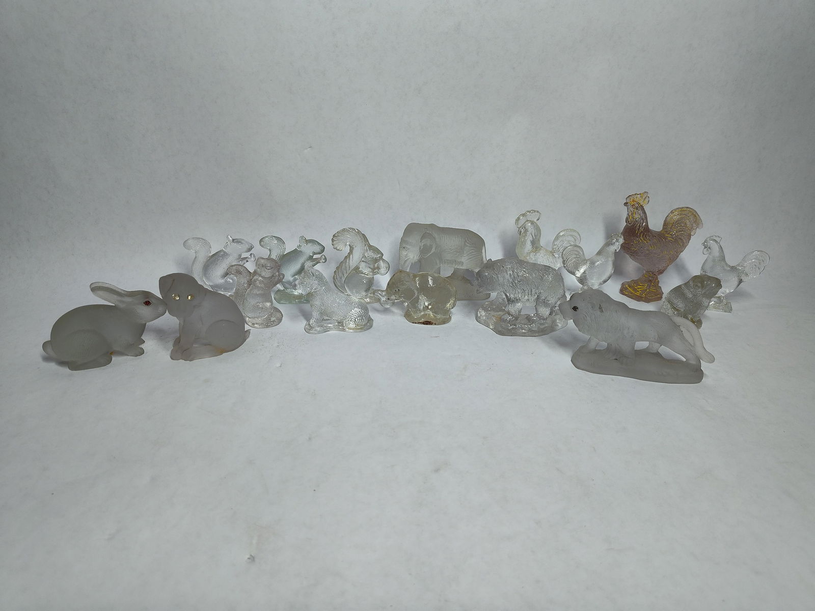 L.E. Smith glass animal figurine lot. Inc. roosters, squirrels, bears, lion, elephants and more 15+ (1 of 5)