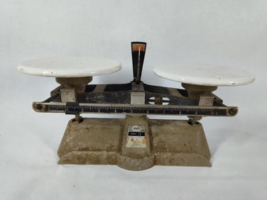 Ohaus 5 LB. enamel platform scales