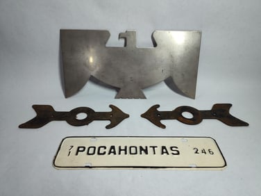 Assorted lot inc. Pocahontas SSE 1971 plate topper, steel phoenix and directional arrows