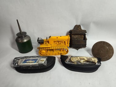 Assorted lot inc. Franklin Mint collector Knives, Oiler, CI Match holder, JD 430 Scale model and mor