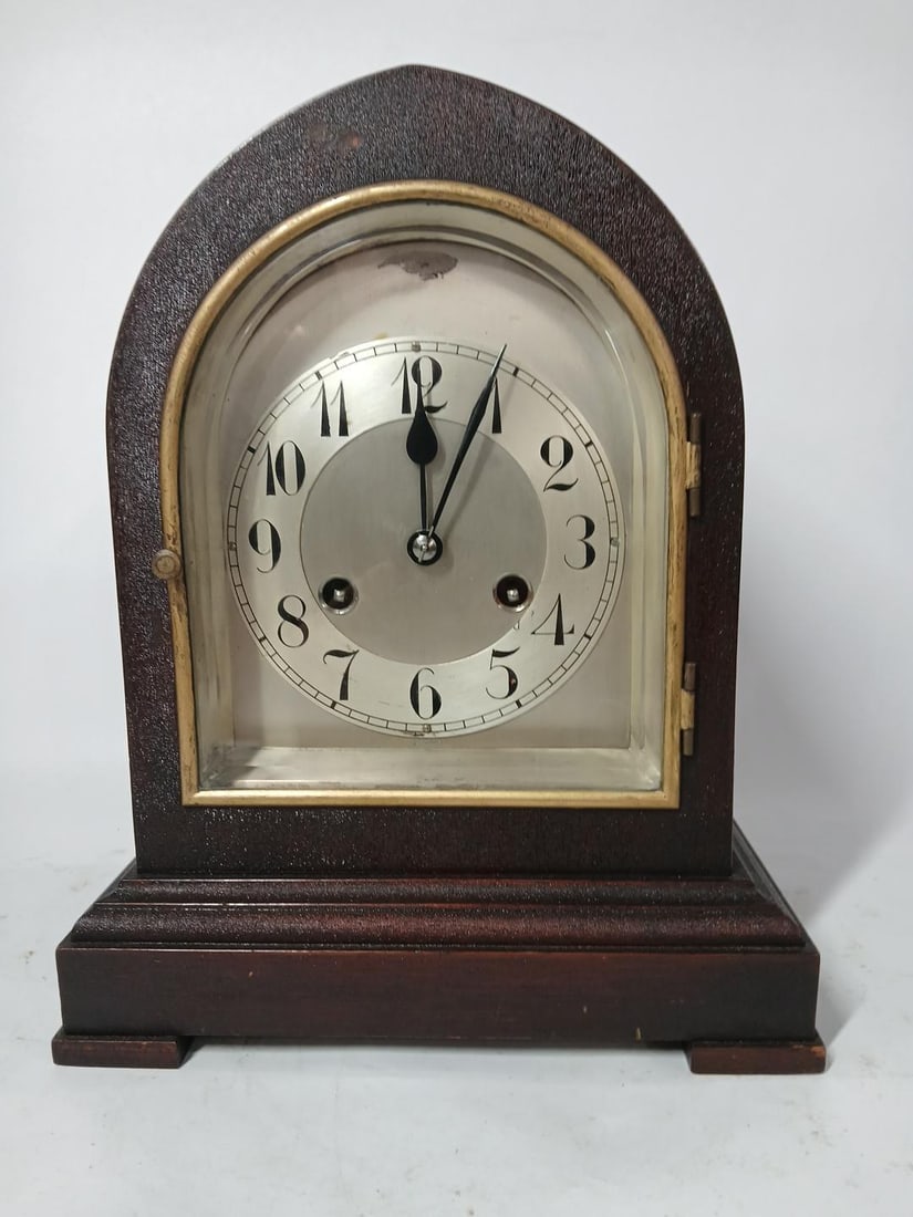 Junghans B13 Mantel clock w/ time strike: includes pendulum?12H?