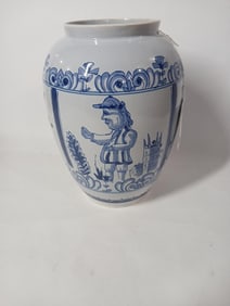 Delft OUD pottery Holland Williamsburg restoration vase