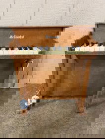 Schoenhut Childs Piano