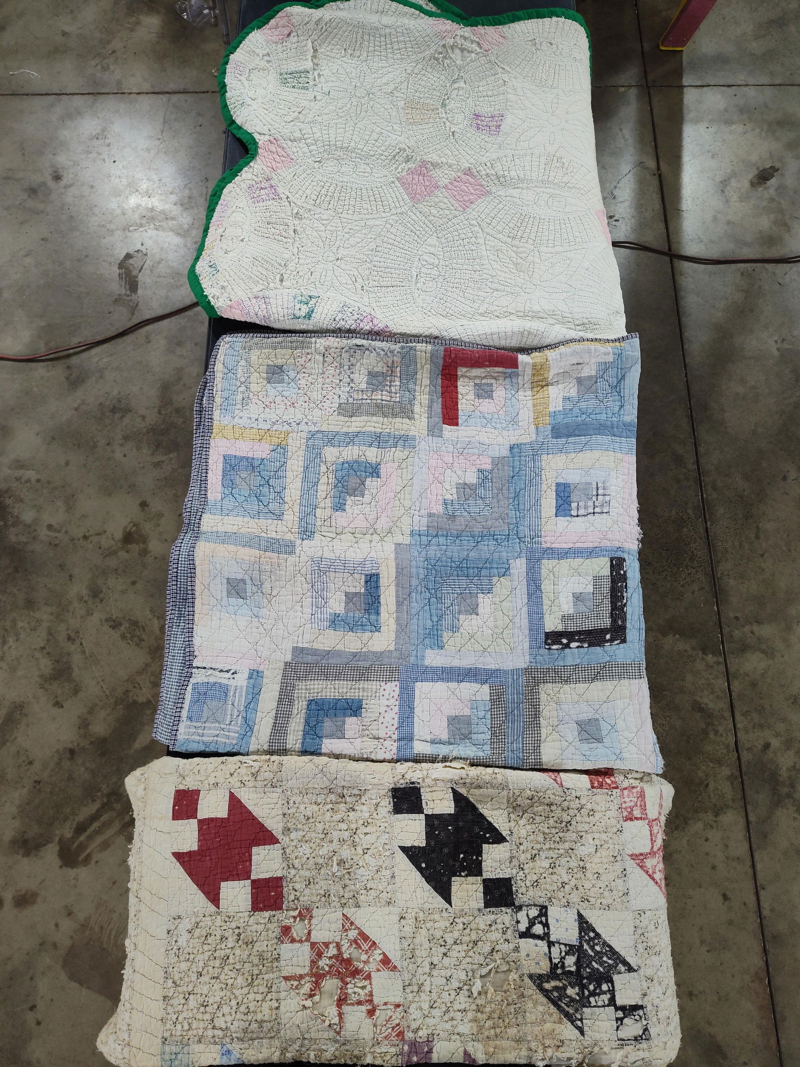 Lot of 3 very early hand stitched cutter quilts (1 of 5)