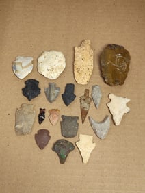 Lot of 15+ Native American Artifact arrowheads and points
