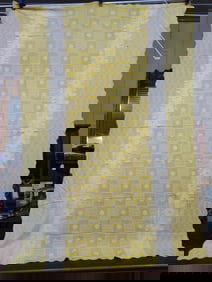 DAISY SUNSHINE SCALLOPED EDGE THROW/COVERLET