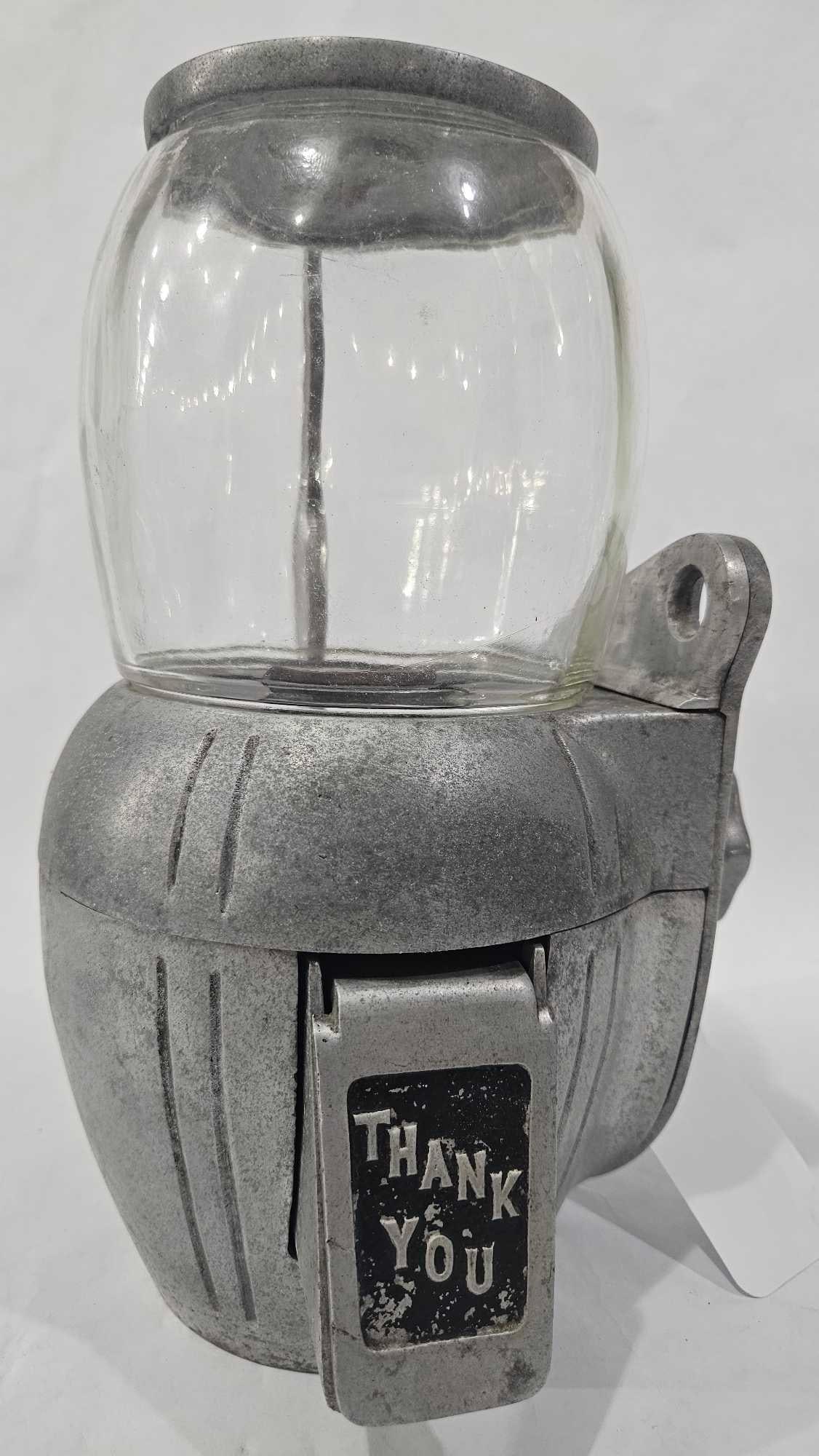 1947 Atlas 5 Cent Candy Machine (1 of 7)