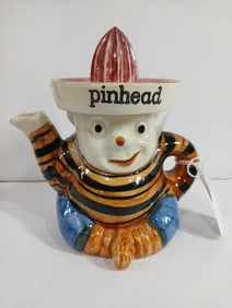 RARE PORCELAIN PINHEAD JUICER POT W/SPOUT