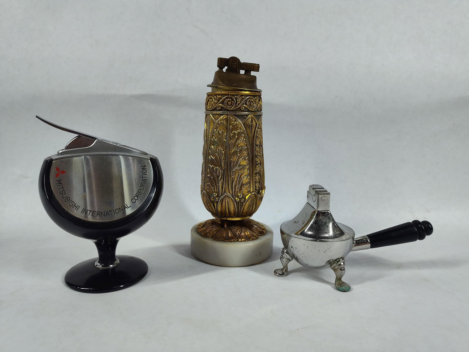 LOT OF 3 VINTAGE COFFEE TABLE LIGHTERS (1 of 6)