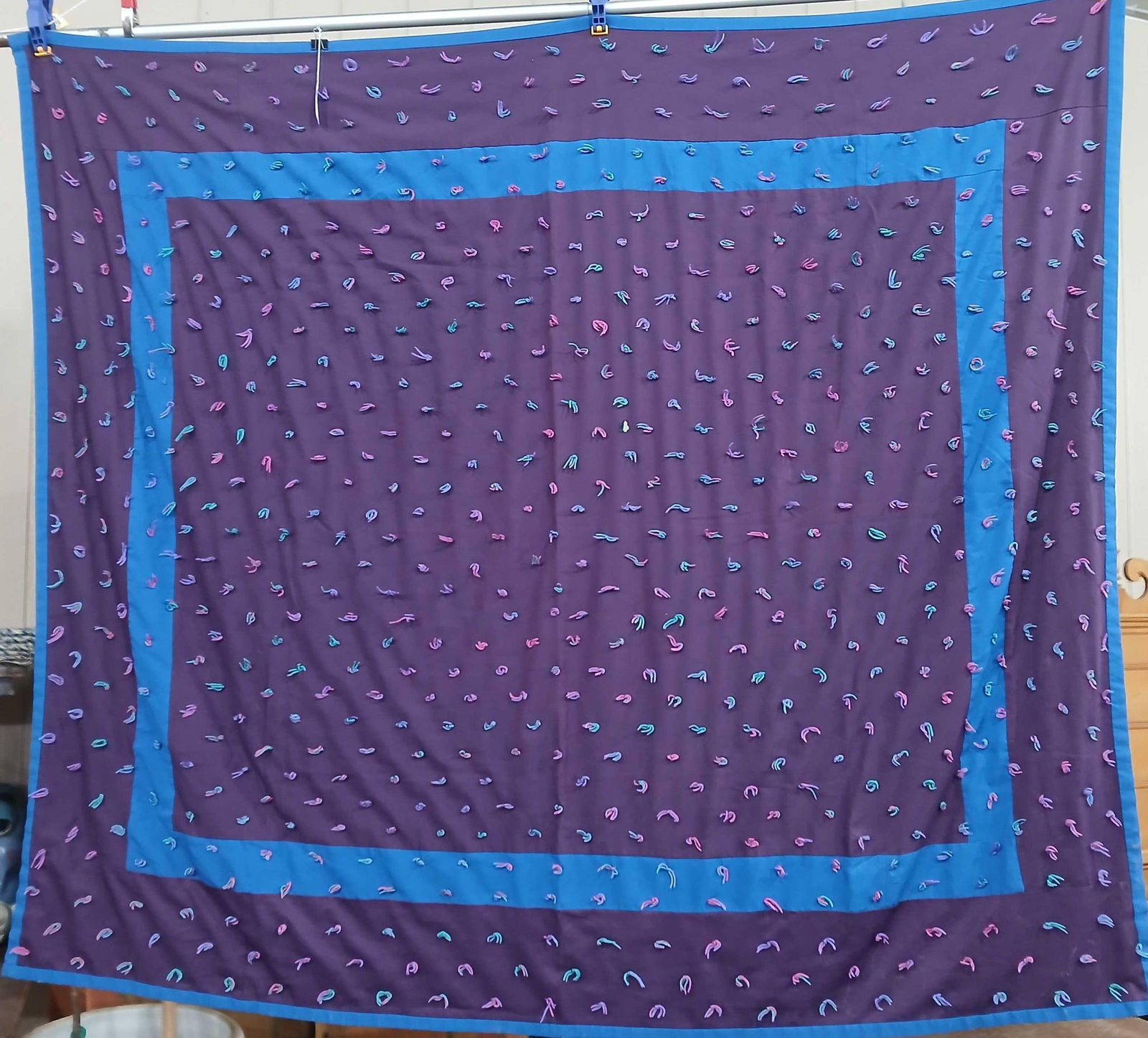 HAND STITCHED AMISH MADE KNOT QUILT (1 of 6)
