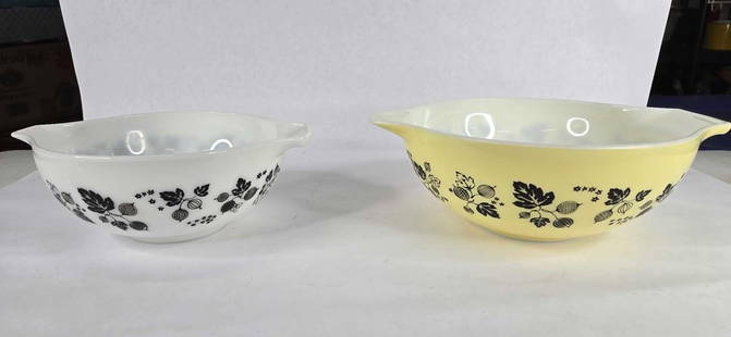 2 gooseberry cinderella pyrex bowls: free of any chips or cracks