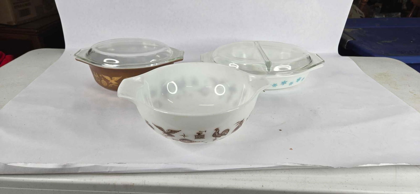 Early american,and blue snowflake Pyrex dishes (1 of 12)