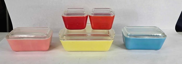 Primary colors Pyrex refrigerator dishes set