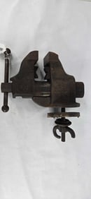 1C Erie tool works bench vice /with pipe jaws