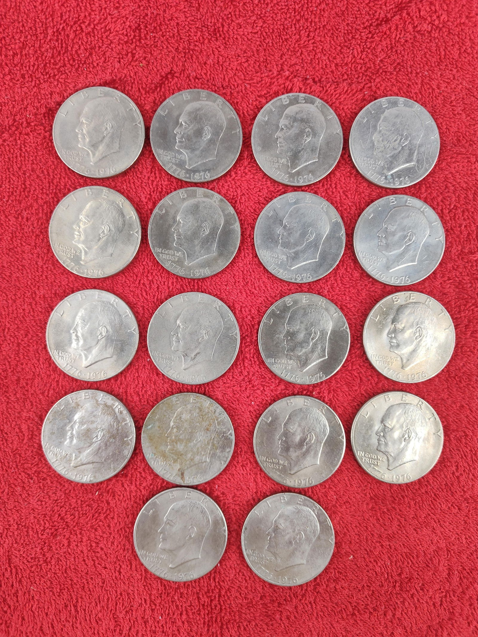 20 Bicentennial Eisenhower dollars (1 of 4)