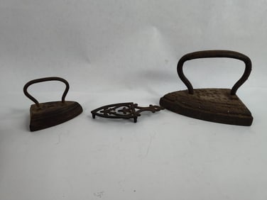 1#and 4.5# sad iron /trivet for small sad iron
