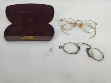 1890th reading glasses and wire rimmed glasses marked 12kgf