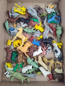 Lot of vintage plastic animals