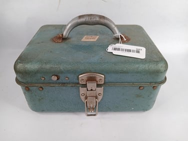 Hawthorne Montgomery Ward metal fishing tackle box