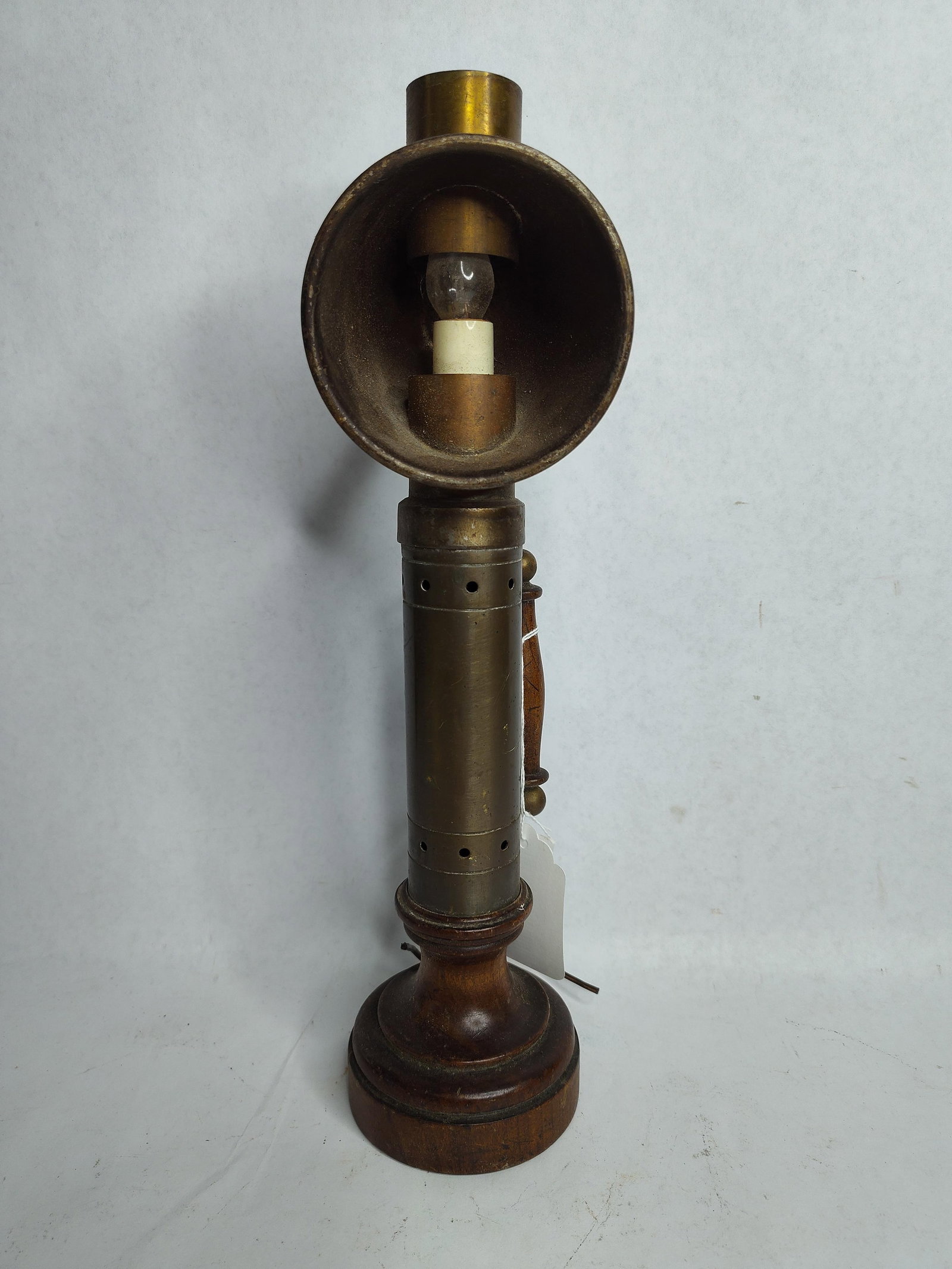 Underwriters laboratories electric candle lamp: 15 in tall wires are cut