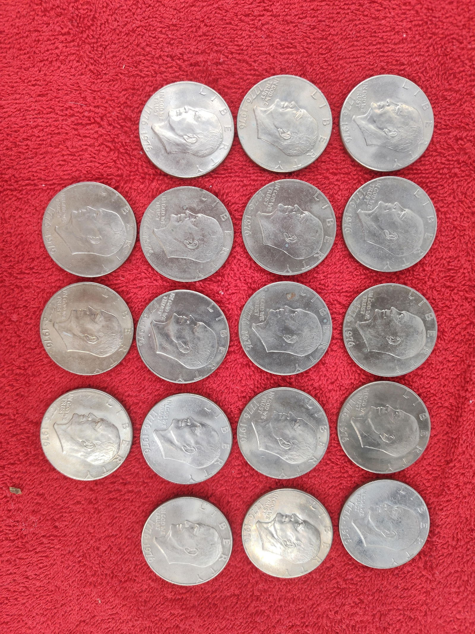 17 bicentennial Eisenhower dollars (1 of 4)