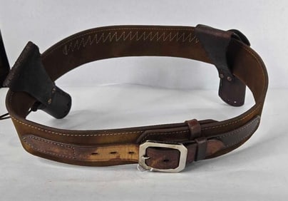 Cartridge belt with dual pistol holsters