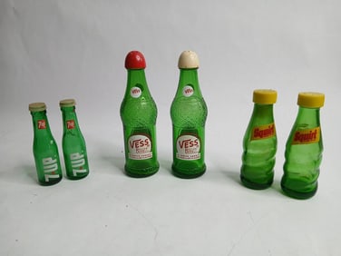 Vess, Squirt and 7 up salt and pepper shakers