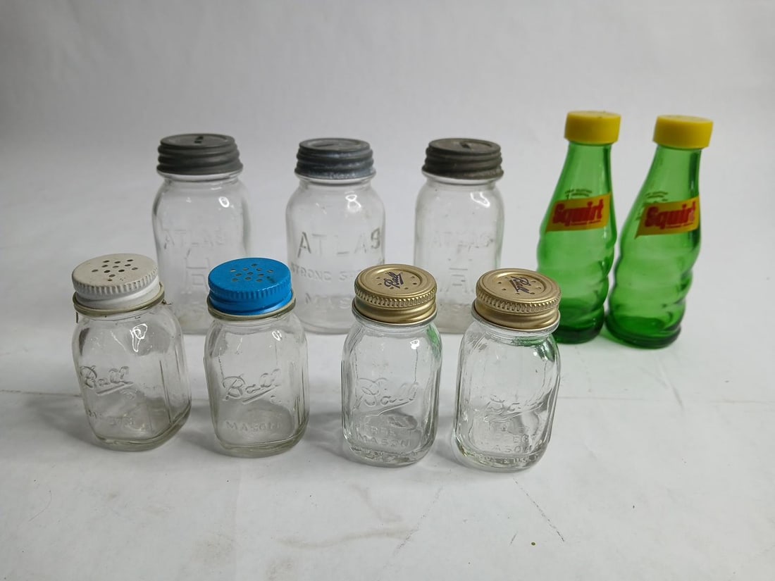 Atlas jar coin banks Ball jar and Squirt salt & pepper shakers (1 of 6)