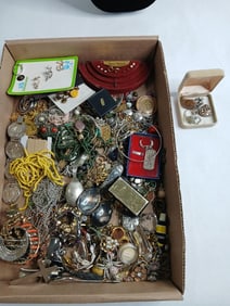 Lot of misc jewelry