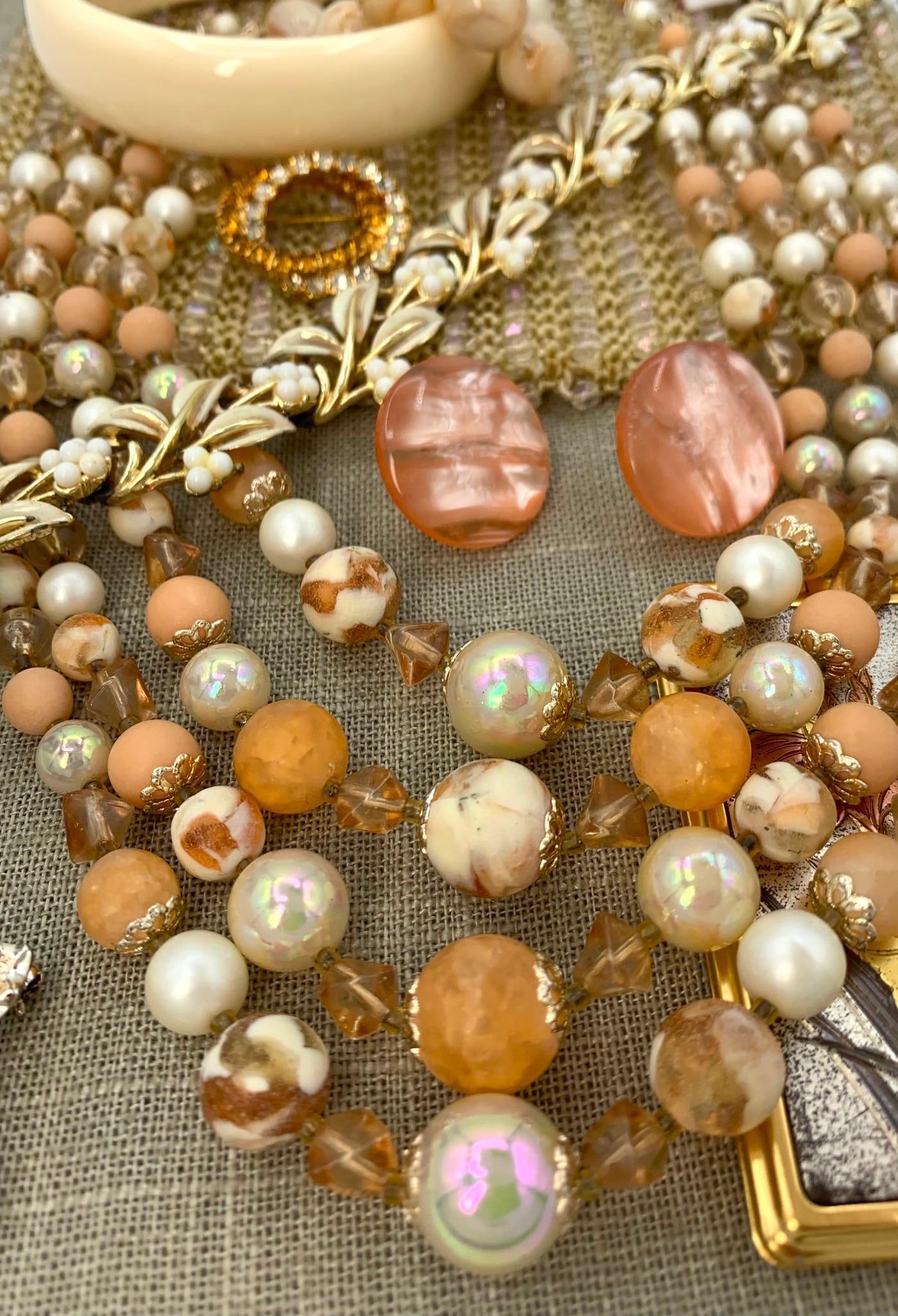 18 pc Antique Beaded Reticule and Vintage Costume Jewelry Collection (1 of 20)