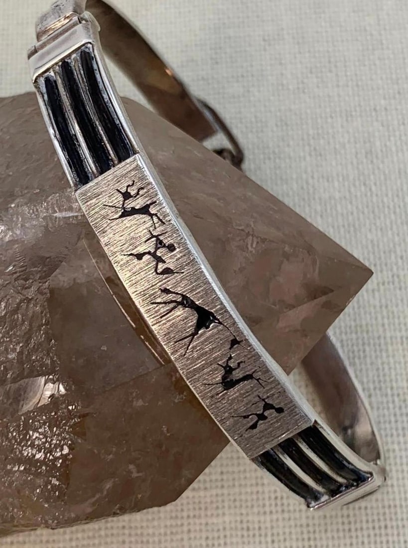 Sterling Silver African Safari Faux Elephant Tail Hair Hinged Bangle Bracelet (1 of 11)