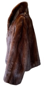 The Halle Bros. Co. Luxurious Mid Century Mahogany Mink Ladies Vintage Dinner Jacket