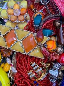 100 pc Vintage Costume Jewelry Collection