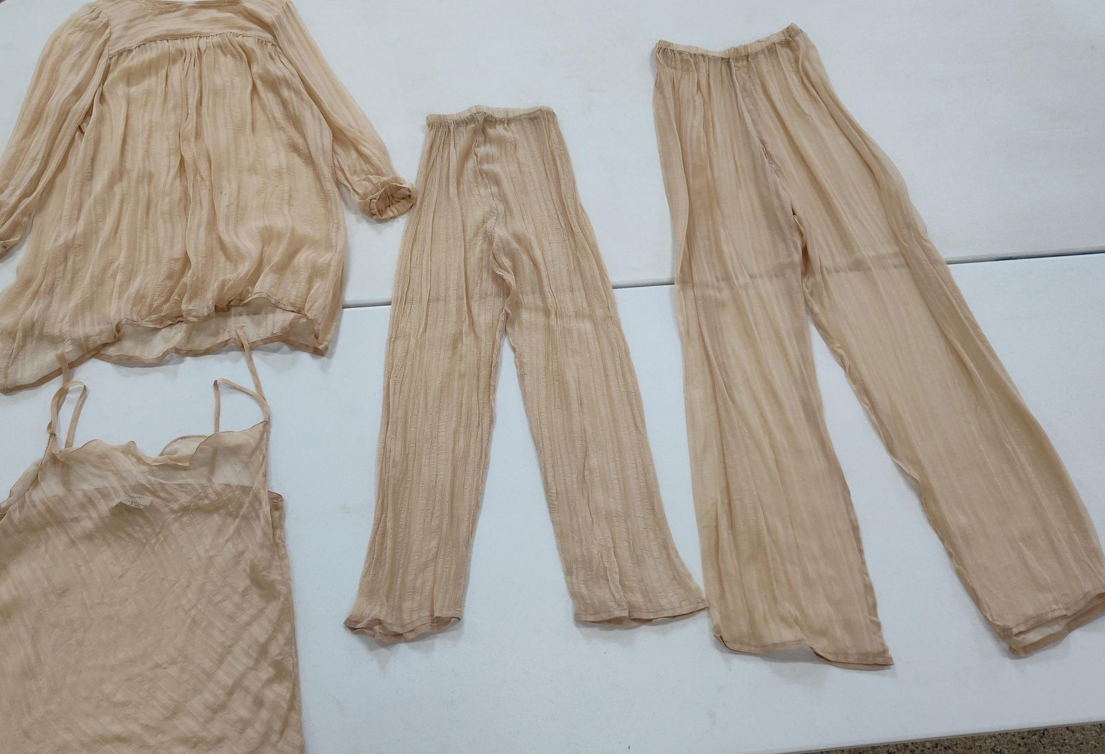 Arline Burks Gant fashion designer to Hollywood personal Onyx line silk cami /pants/robe night line: this is for a 4 pce designer cream colored sheer set 100 % silksize 12