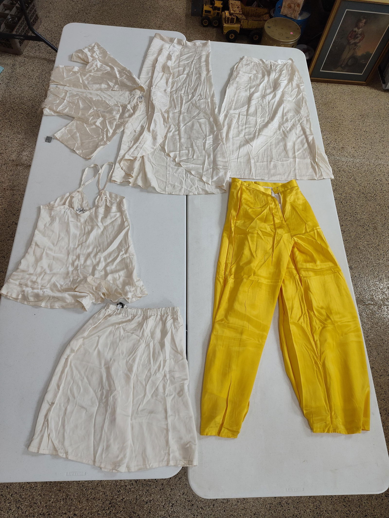 Onyx Designer Clothing Lot: All white silk featuring the line of Costume designer Arline Gant. These handmade pieces by designer herself. Sizes 12 to large